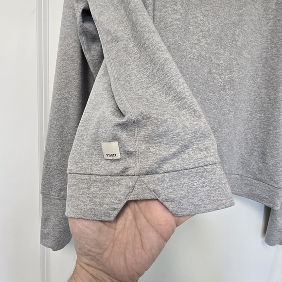 VUORI Halo Essential Hoodie Cropped Size Large Heather Gray Corium Embriodery - Picture 9 of 9